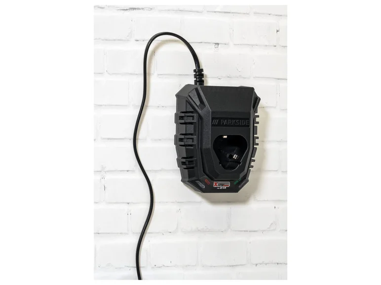 PARKSIDE® Chargeur de batterie PLGK 12 A3. 2.4 A. 12 V